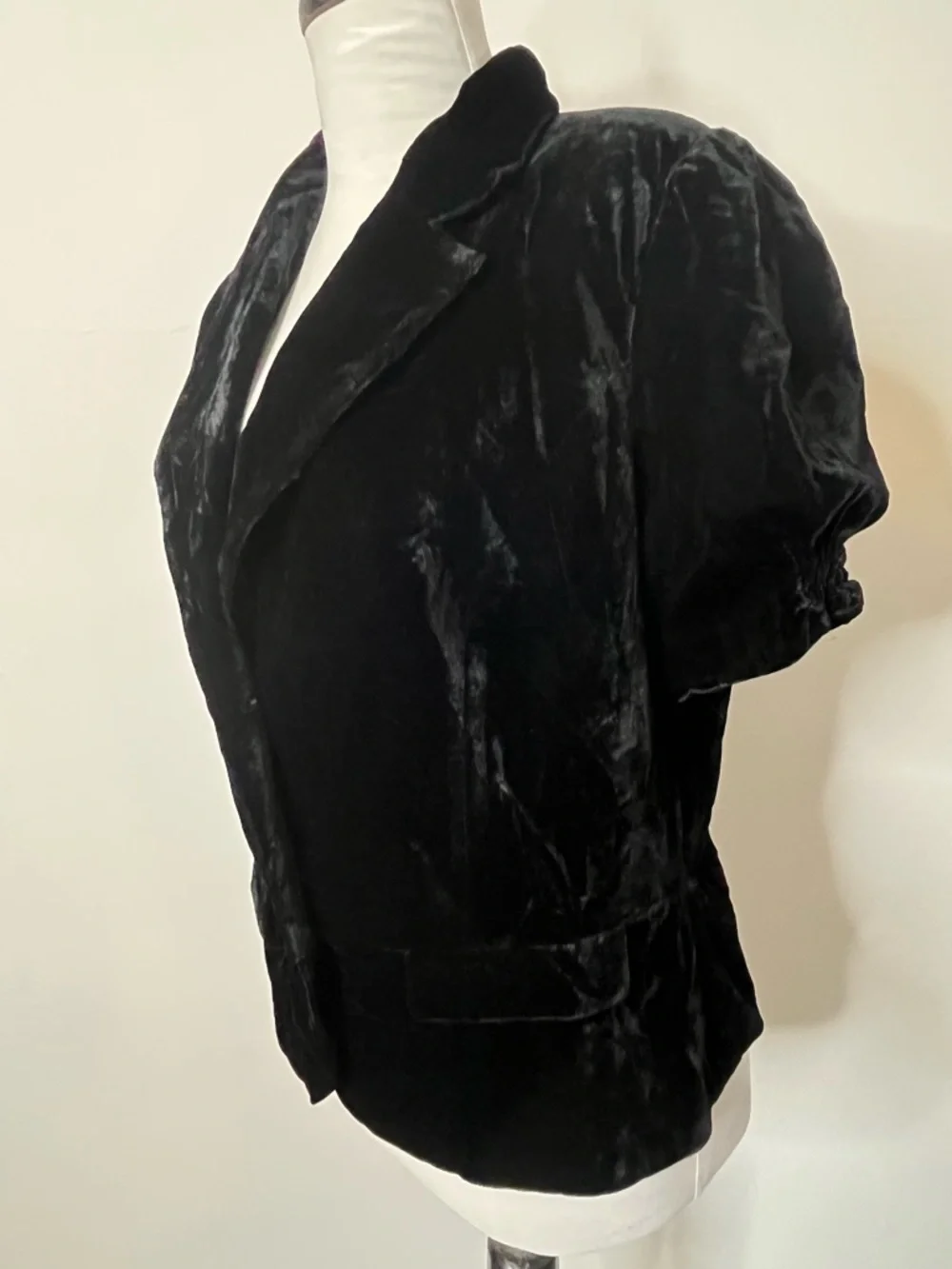 Newport News Black Velvet Short Sleeve Jacket - Picture 4 of 8